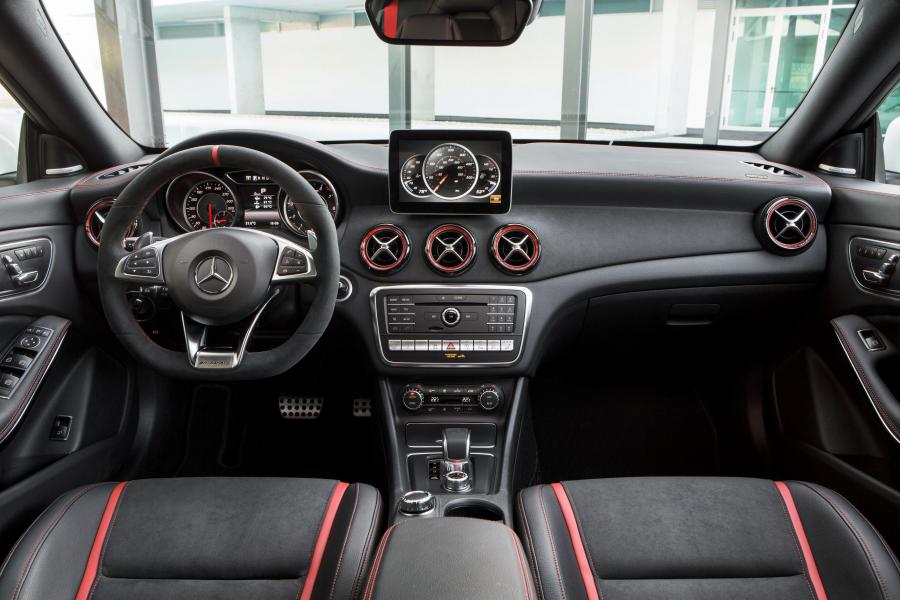  Mercedes-AMG CLA45 4Matic Shooting Brake 2016 года  (фото 12 из 12)